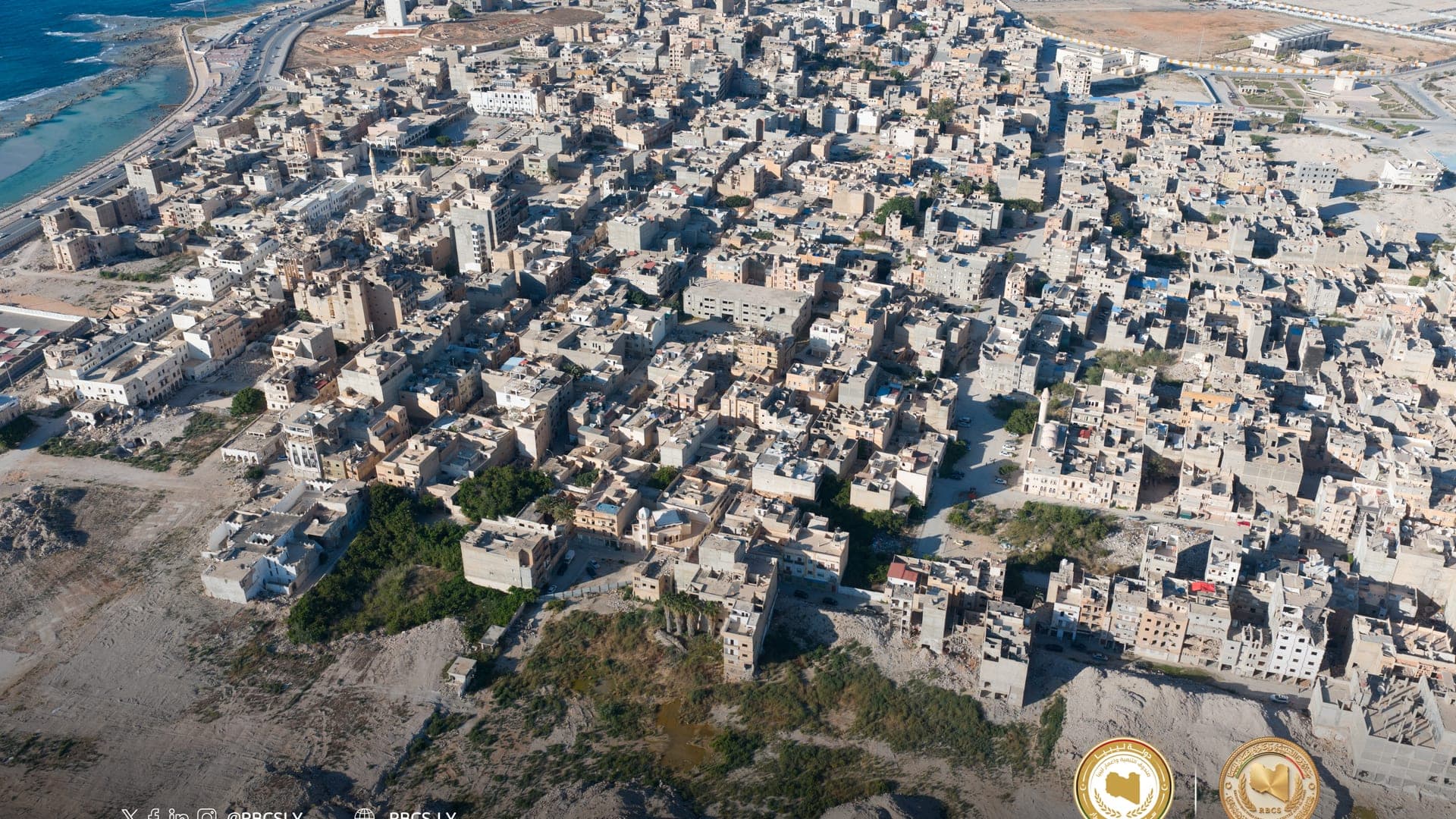 المدينة القديمة في بنغازي من الجو، مطلة على البحر